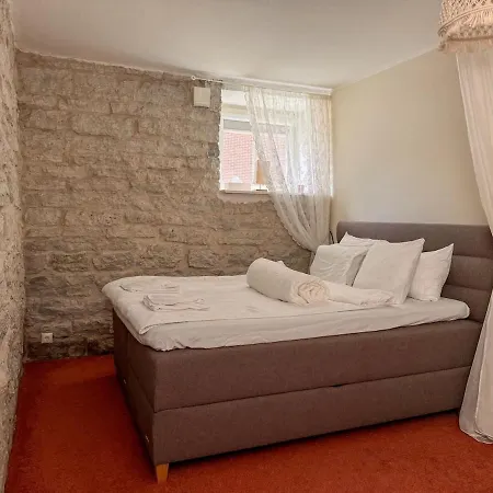 2 Level Home In Tallinn City Center With Sauna And Free Parking *